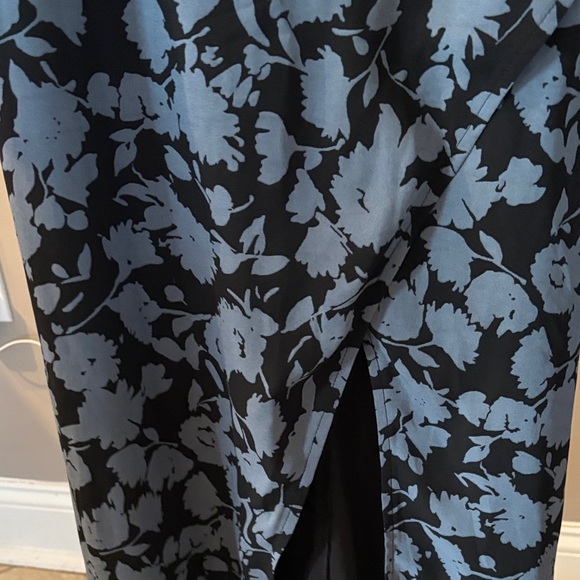 Elegant Abercrombie & Fitch Blue Floral Dress - Picture 4 of 5